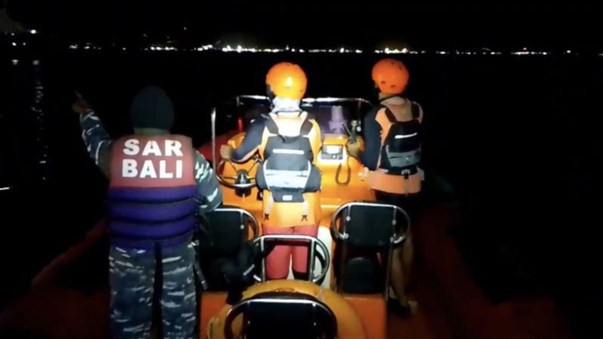 Pakai Sekoci, 4 Penumpang KMP Tunu Pratama Jaya yang Tenggelam di Selat Bali Ditemukan Selamat