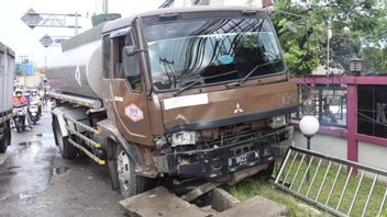 Why Do Trucks Often Brake Blong? Know 4 Causes Here!
