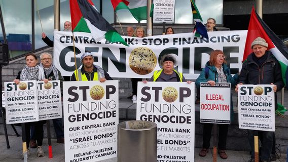 Hundreds Of Irish Citizens Take To The Streets Protesting The Sales Of Israeli Bonds