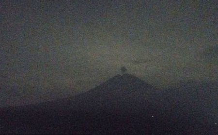 Gunung Semeru Erupsi dengan Letusan Abu Vulkanik Setinggi 600 Meter