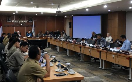 DPRD Cek Call Center PPDB Jakarta 2024, Ternyata Nomornya Tak Bisa Dihubungi 