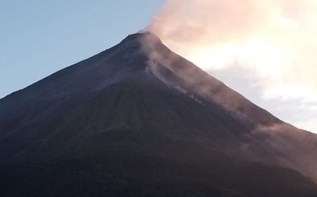 Potensi Bahaya Tinggi, Badan Geologi Larang Warga Berada di Radius 2,5 Kilometer Kawah Gunung Karangetang