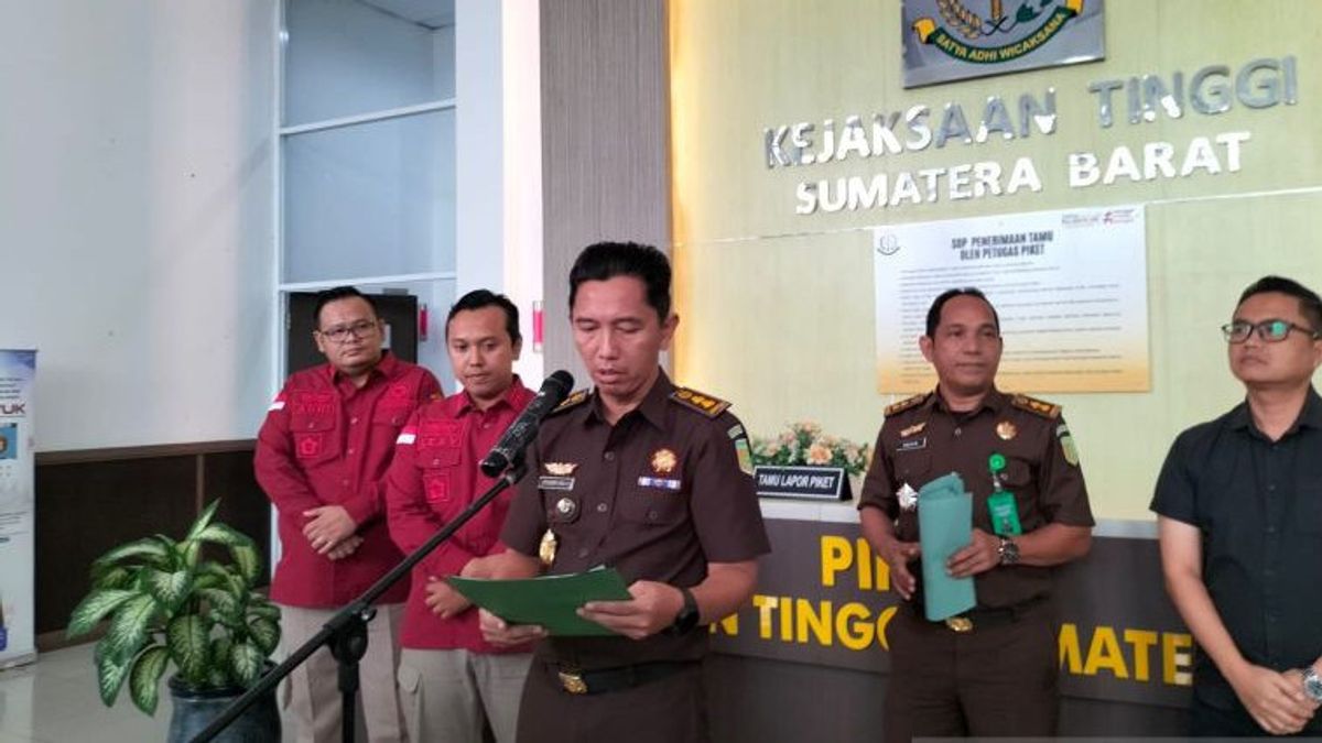 West Sumatra Prosecutor's Office Announces 12 Corruption Suspects To The Padang-Pekanbaru Toll Road