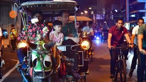 Jokowi Invites Jan Ethes And La Lembah To Ride Andong Around Malioboro During The Long Holiday
