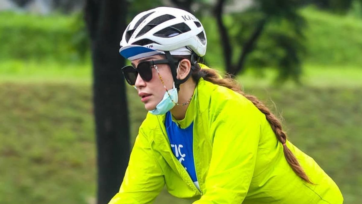 This Is Virnie Ismail's Sporty Style Before The Bicycle Accident, It Could Be An Inspiration For You