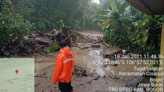 Heavy Rain, Cisarua Hit By Flash Floods To Landslides