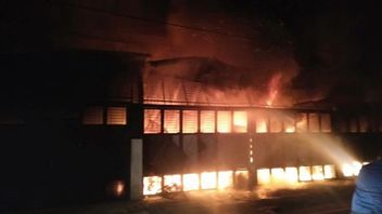 Kebakaran Ruko di Jalan Rahmadsyah Lingkungan XX Medan, 1 Orang Tewas
