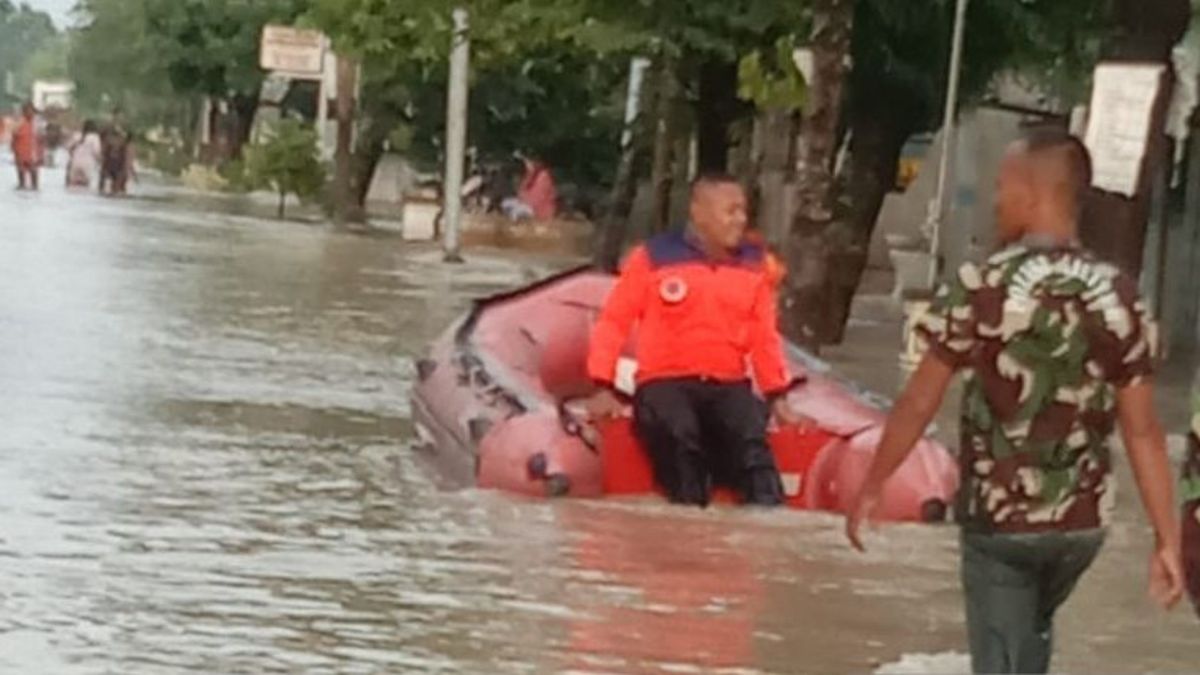 The Tuntang River Overflows, Floods Paralyze Grobogan-Semarang Road