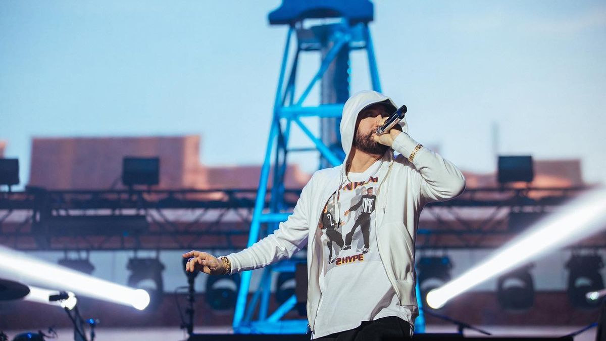 Eminem Disebut Akan Menjadi Headliner Glastonbury Festival 2025