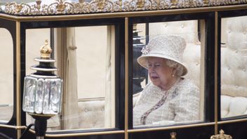 Kasus COVID-19 Melonjak di Inggris, Ratu Elizabeth II Batalkan Tradisi Makan Siang Sebelum Natal