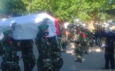 Prajurit TNI yang Tewas Dianiaya di Papua Dimakamkan di Malaka