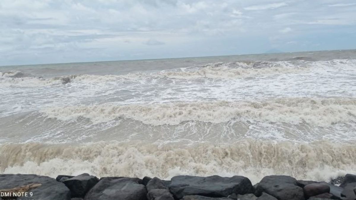 メガスラスト地震の緩和、避難経路はレバク南海岸の住民によって利用することができます