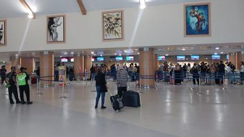 Dozens Of Flights At Bali's Ngurah Rai Airport Canceled The Impact Of The Men's Mount Lewotobi Eruption