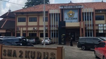 Après le MBG, des dizaines d'étudiants de Kudus sont tombés et ont été emmenés à l'hôpital