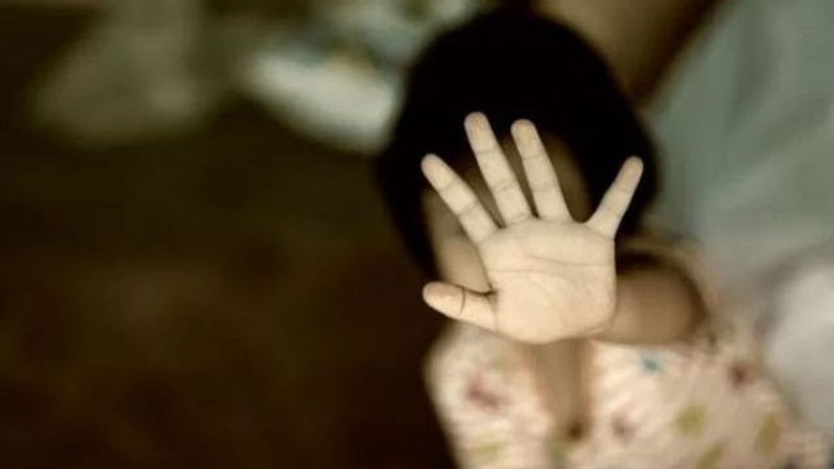 タンゲランの4歳の幼児が継父に噛まれた、警察は手を下ろす