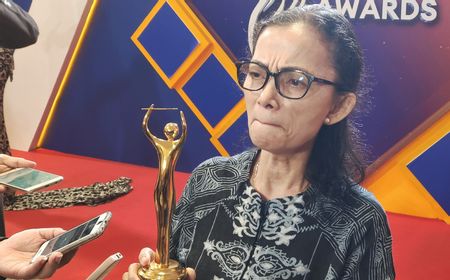 Penuh Haru, Ibunda Melitha Sidabutar Wakili Sang Putri Raih Piala AMI Awards