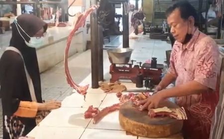 Harga Terus Meroket, Pedagang Daging Sapi di Pasar Kramat Jati Ancam Mogok