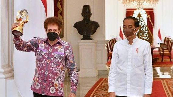 Masih Suka Musik Rock, Presiden Joko Widodo Unggah Foto Bersama Ahmad Albar