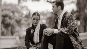 8 Potret Momen Sakral Pernikahan Adinia Wirasti dan Michael Wahr