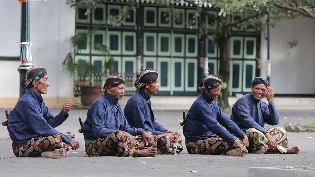 Syarat Menjadi Abdi Dalem Keraton Yogyakarta Beserta Proses Pendaftarannya: Apakah Kalian Tertarik Mencobanya?