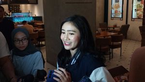 一年前,Feby Rastanty和丈夫一起感觉不到家庭剧。