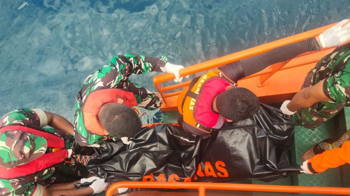 Third Day Search SAR Team Finds Four Bodies Of KM Cahaya Arafah