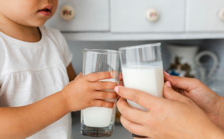 5 Susu yang Tepat untuk Anak Usia 2 Tahun yang Susah Makan