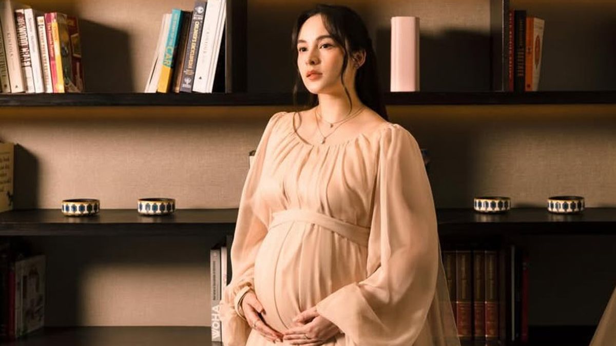 Enceinte de son premier enfant, découvrez 5 photos de Chelsea Islan qui transpirent l'aura de la maternité