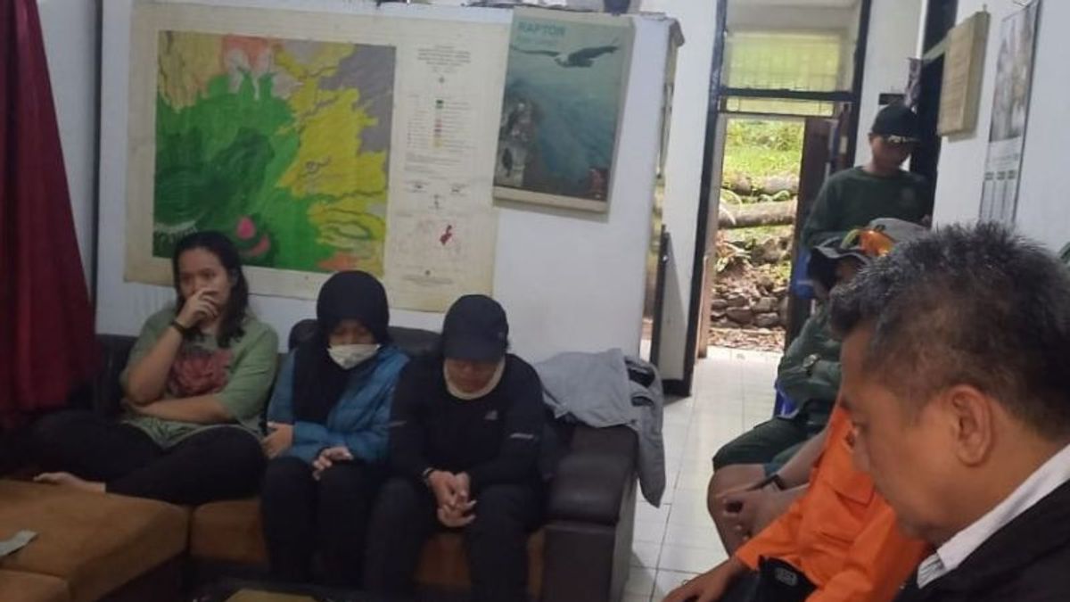 9 Pendaki Jakarta yang Sempat Hilang Disanksi Larangan Naik Gunung Gede Selama 2 Tahun Akibat Mendaki Secara Ilegal