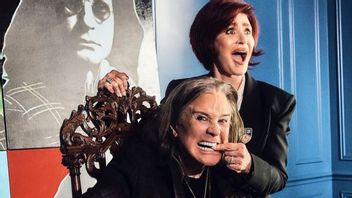 Sharon Osbourne Annoyed Nikki Sixx Can't Believe The Story Of Ozzy Ant