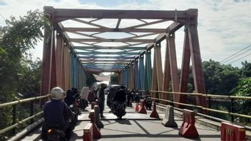 Le gouvernement régional de Tangerang a demandé de réparer le pont endommagé