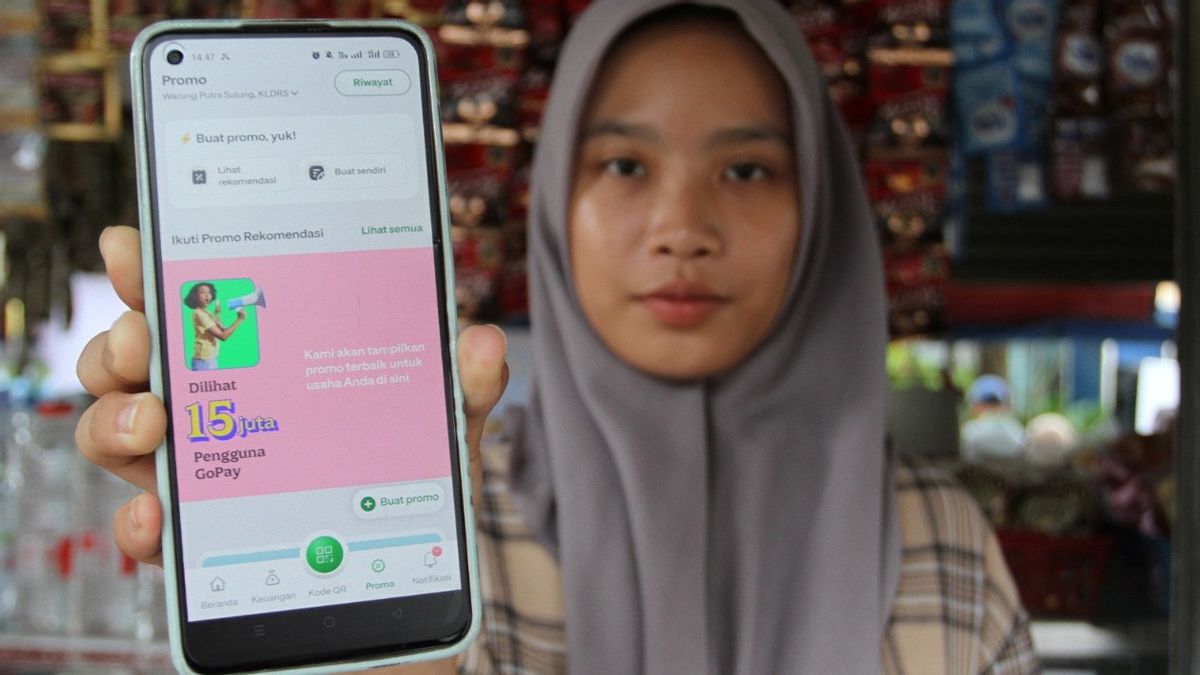 GoPay Digitalisasi Hampir 300 Pedagang dan Porter di Terminal Kalideres
