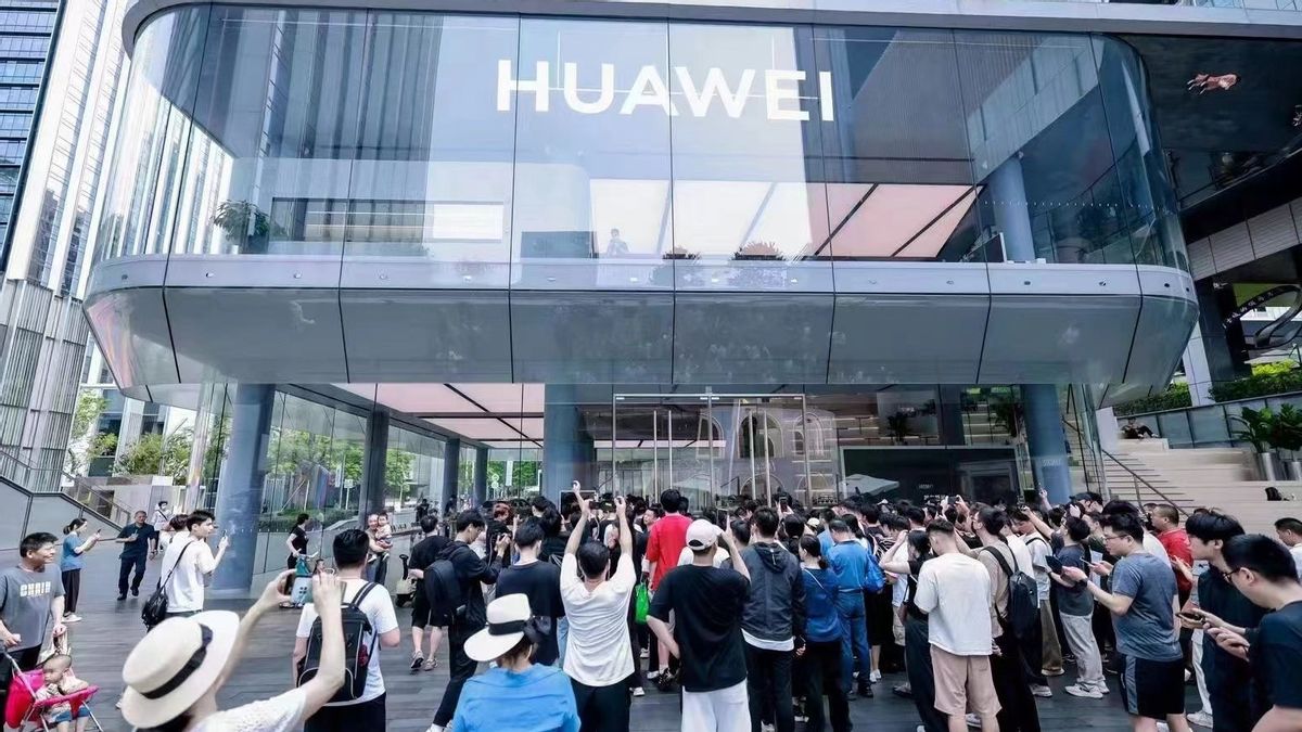 Huawei Launches Pura 70 Equipped With China's AI Chip