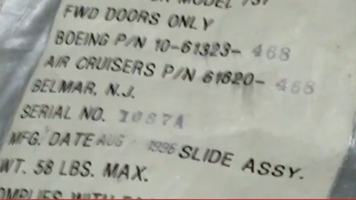 Ballon De Glissière D’urgence Appartenant Prétendument à Sriwijaya Air SJ-182 Trouvé, C’est Une Observation