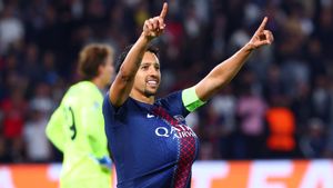 Kiper Lucas Chevalier Nganggur Saat PSG Hancurkan Atalanta 4-0