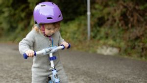 Tips Memilih Helm Sepeda yang Aman untuk Anak