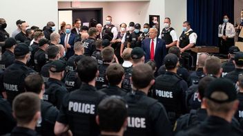 Trump Punya Alasan Tolak Tuntutan Demonstran Pangkas Anggaran Polisi