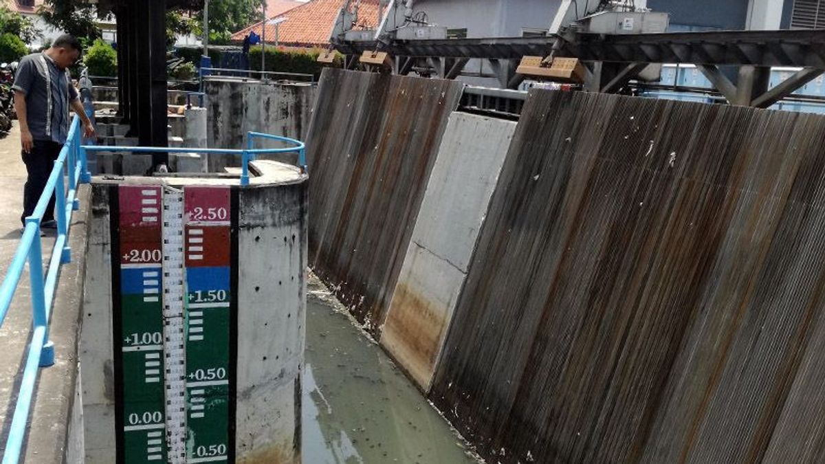 Hari Ini Pintu Air Pasar Ikan Berstatus Siaga Dua, Waspadai Banjir di Jakarta Utara