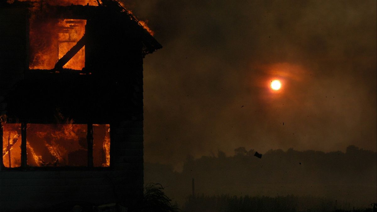 Remaja Alami Luka Bakar Akibat Ledakan Rumah Pembuat Petasan di Kertek Wonosobo 