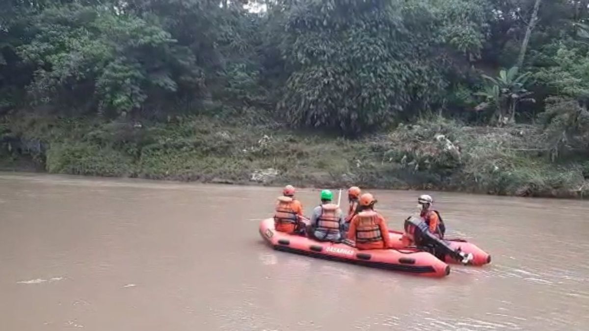 Fisherman Lost In Cileungsi River, Joint SAR Team Continues To Search