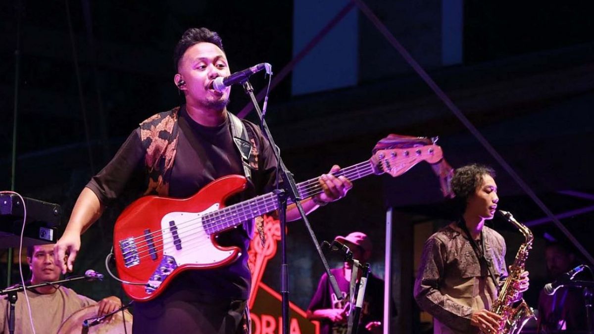 Combining Ethnic To Progressive, Keubitbit Band From Aceh Steals Attention In Bulgaria