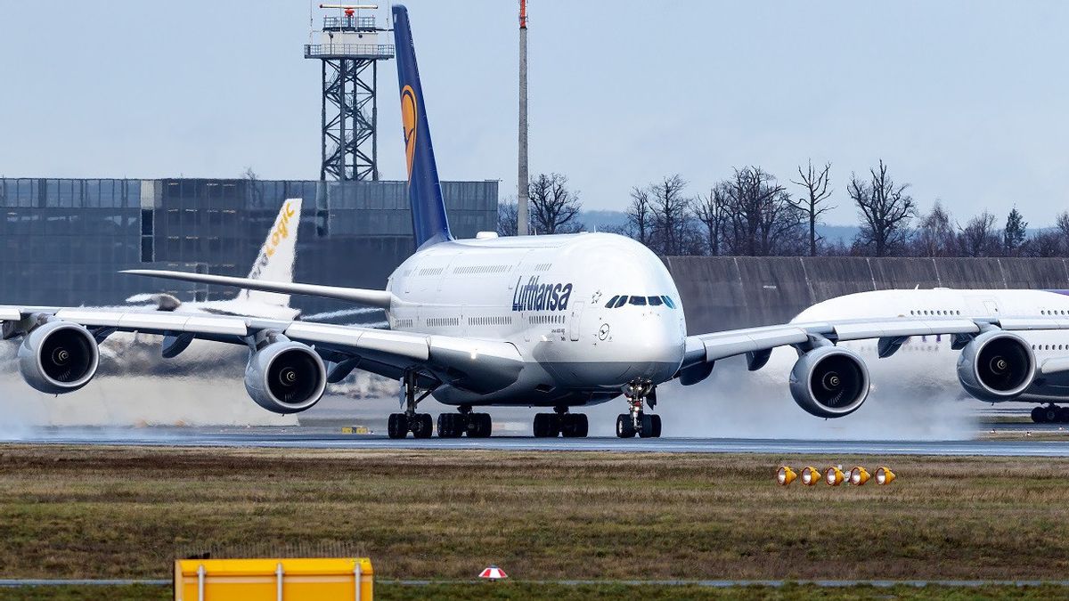 Customers Soar And New Plane Orders Haven't Arrived, Lufthansa Re-operates Superjumbo A380