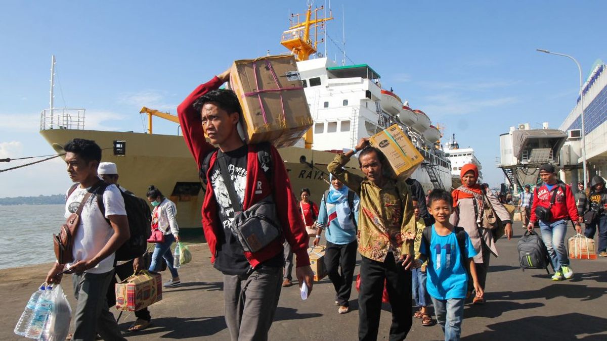 Pelindo Catat 65.530 Pemudik melalui Pelabuhan Tanjung Perak Surabaya hingga H-8 Lebaran 2024