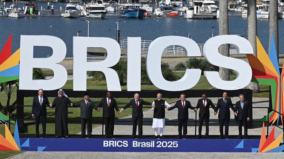 Presiden Trump Bilang 'Kebijakan Anti-Amerika BRICS' akan Menyebabkan Tarif Tambahan 10 Persen