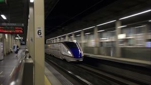 Berita Luar Negri: Perusahaan Layanan Kereta Jepang Lakukan Uji Coba Kereta Peluru Shinkansen Otonom