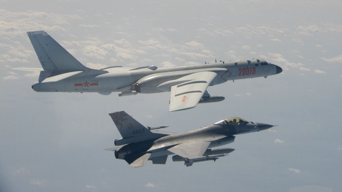 台湾喷气式飞机和导弹系统在防御识别区击退29架中国战斗机，包括六架H-6。轰炸机