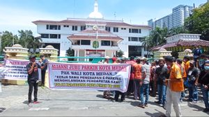 Tolak Parkir Elektronik, Jukir Demo di Balai Kota Medan Tuntut Bobby Nasution Mundur