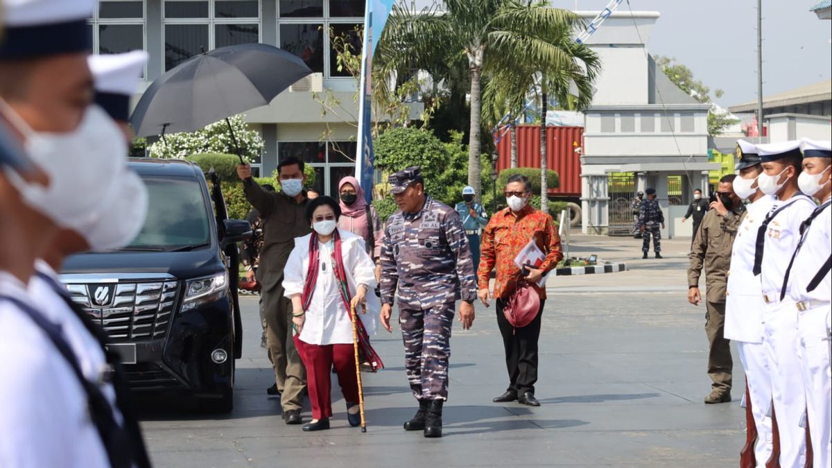 曾经被称为弗拉基米尔·普京（Vladimir Putin）在KSAL Yudo面前对国防装备的“威胁”的故事，Megawati：当你回家带来很多