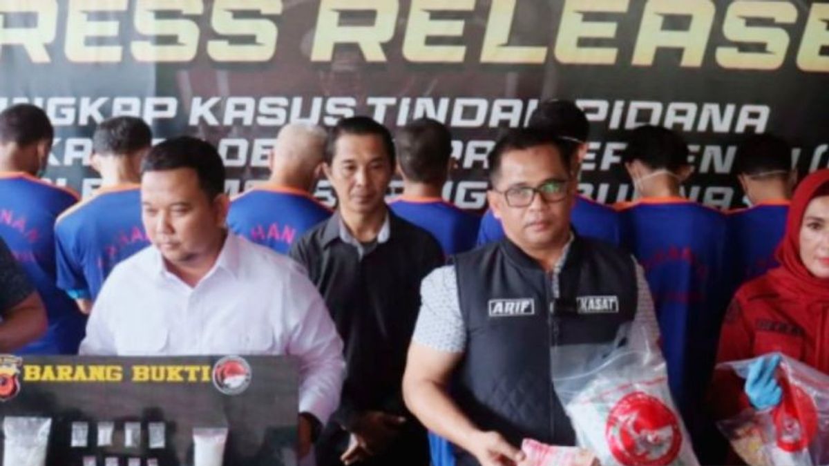 Warung Nasi di Karawang Ini Selalu Ramai Pembeli, Rupanya Kedok Jualan Narkoba