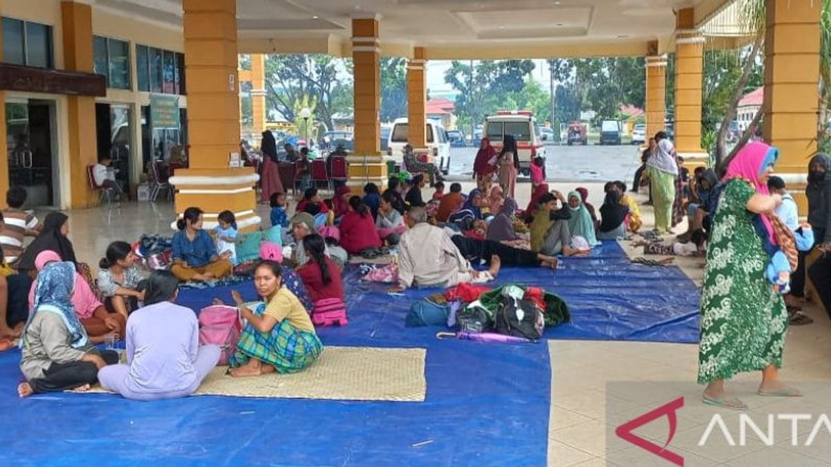 BNPB: More Than 14,000 Residents Evacuated After West Sumatra Earthquake Pasaman